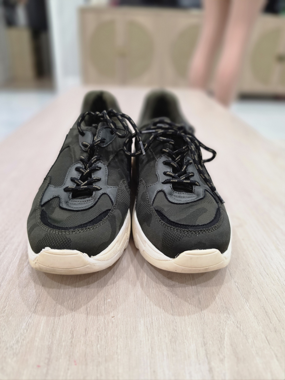 Steve Madden Camo Chunky Sneakers Green Black Size 9.5 Lace Up